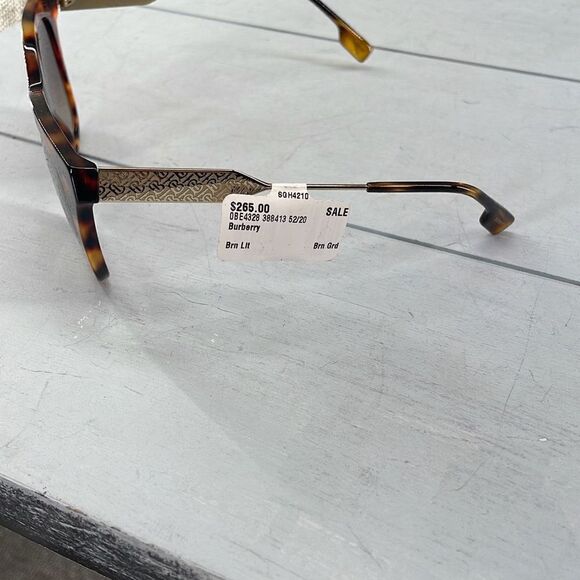 Burberry‎ Sunglasses Womans Tortoise Frames Black and Brown Rectangular Frames W - Picture 2 of 7